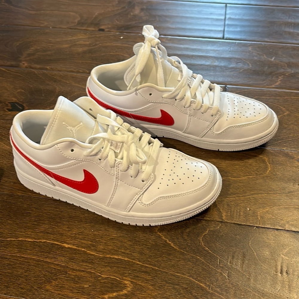 Women Jordan 1 Low